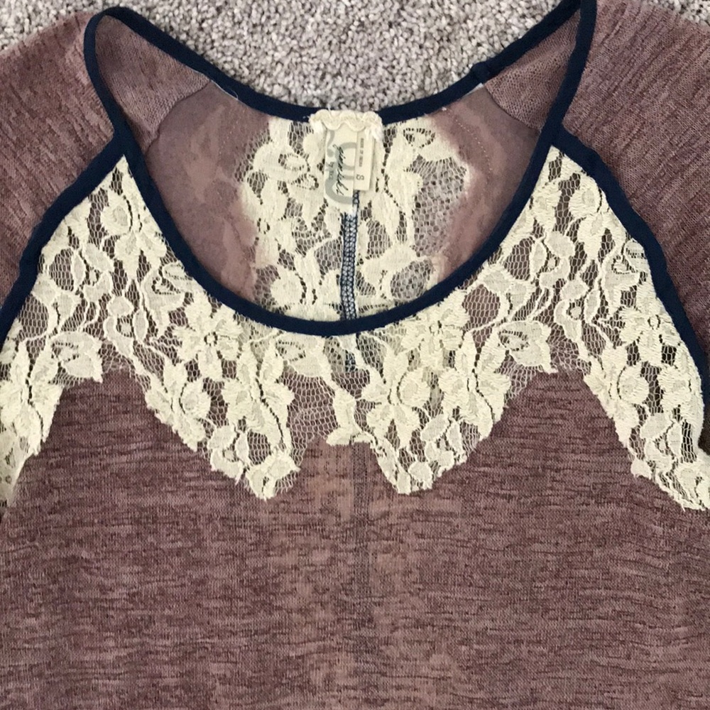 GIMMICKS TOP! - Picture 2 of 5